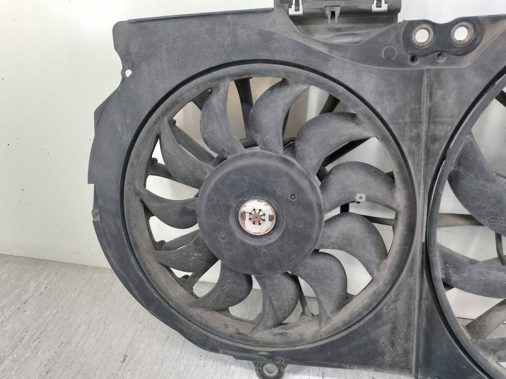 VENTILATEURS DE RADIATEUR AUDI A4 B6 8E0121205M FS1223 870765G 1.6 8V