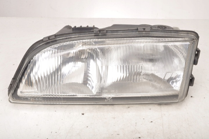 VOLVO S70 PHARES AVANT ENSEMBLE SUBSTITUT TYC