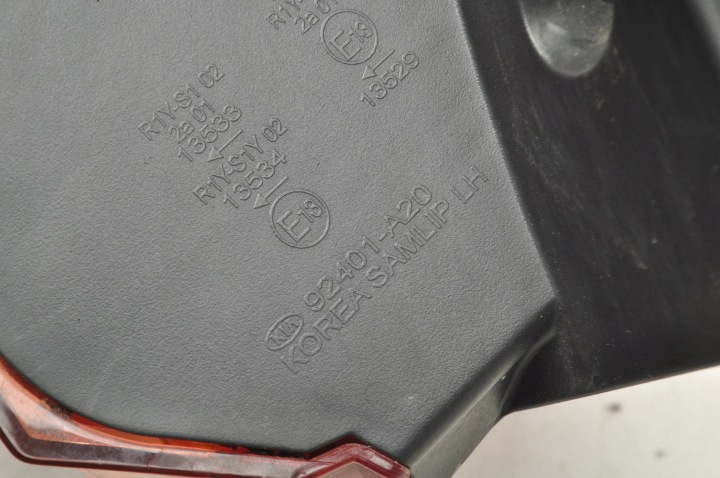 KIA CEED II PHARE GAUCHE ARRIÈRE GAUCHE ARRIÈRE 92401-A20 HAYON 5D