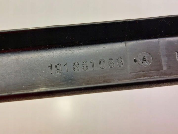 VOLKSWAGEN PASSAT B3 1990 CALANDRE RAIL PORTES LATÉRALES COULISSANTS