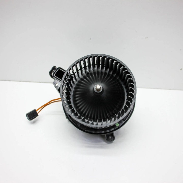 PETIT MOTEUR RÉCHAUFFEURS SKODA KAMIQ 2Q2820021A 30769440 1.0L 2024