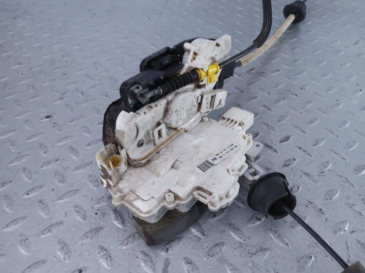 SERRURE DE PORTE AVANT AVANT CÔTÉ GAUCHE AUDI A8 S8 D4 4H 4H1837015F