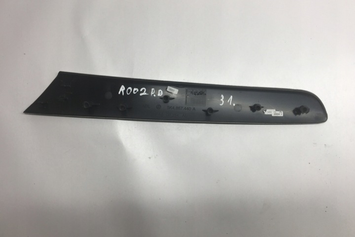 MOULURE AVANT DROITS PORTES VW GOLF VI (5K1) 5K4867440 2.0L GASOLINE