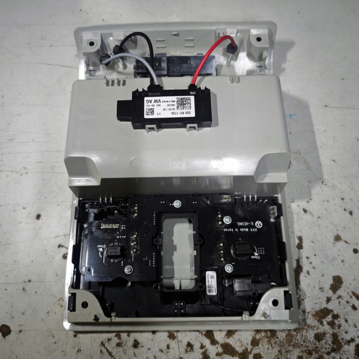 SKODA SUPERB III LIFT AMPOULE INTÉRIEUR PLAFONNIERS 3V0868837E 5Q0951172A