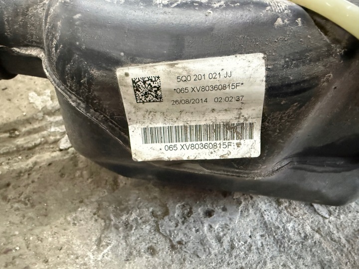 RÉSERVOIR CARBURANTS VW SEAT SKODA AUDI TSI ESSENCE 5Q0201085L COMPLET SLASK