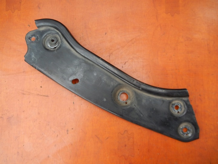 FIXATION COURROIE GAUCHE DROIT VW CADDY III LIFT 10-