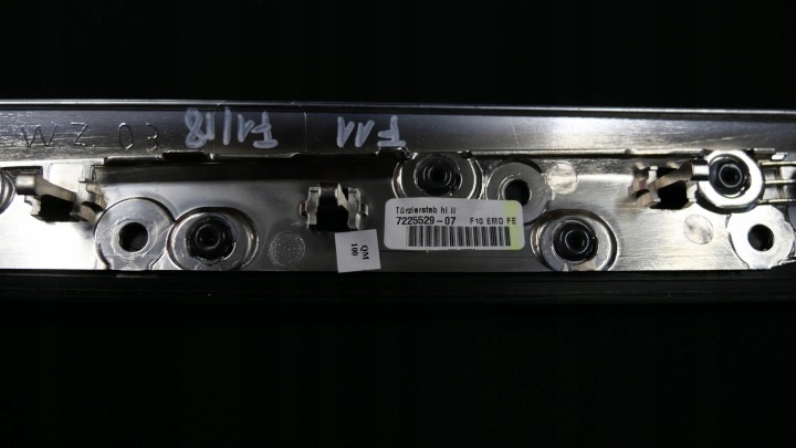 BMW F10 F11 MOULURE DÉCORATIVE DÉCOR PORTES GAUCHE ARRIÈRE 7225529