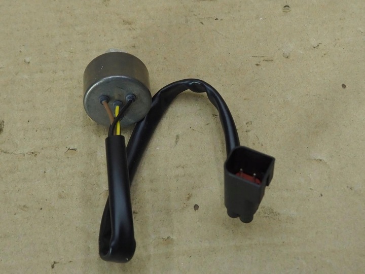 CAPTEUR PRESSION CLIMATISATION FORD 95GW19D566AA