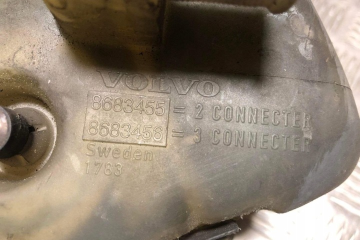 RÉSERVOIR D'EXPANSION VOLVO S80 I (TS, XY) 8683456 2.4L DIESEL 120KW 2001