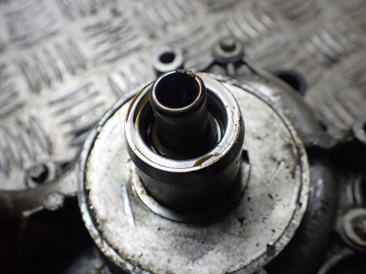 POMPE CIRCULATION EAU POMPE AUDI Q7 I 4L 4.2 V8 FSI 079121014F 12695