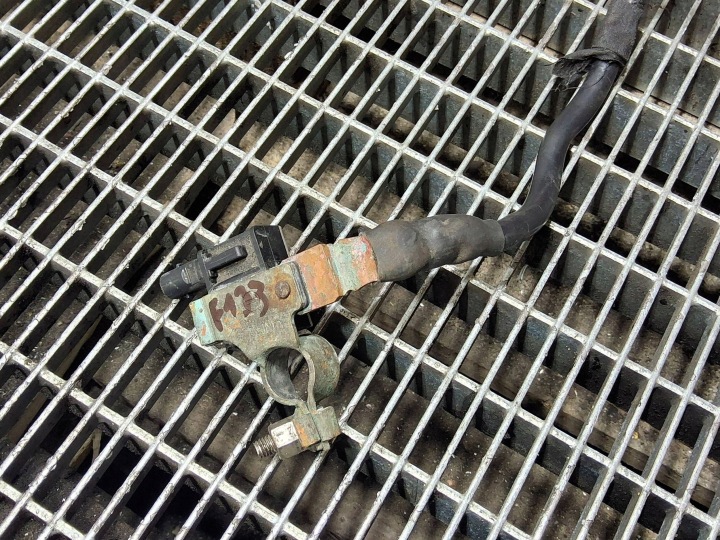 SERRE-CÂBLE NÉGATIVE AUDI A3 S3 8V 5QE915181