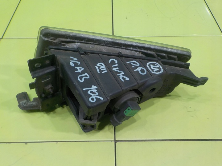 HONDA CIVIC VIII 1.4 I-DSI 07R BERLINE 4D PHARES ANTIBROUILLARD DROIT