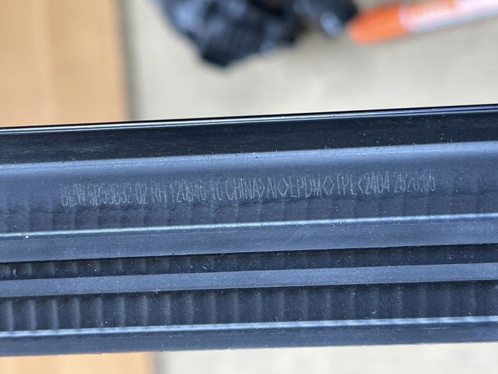 BMW 5 G99 M5 UNIVERSEL 24- MOULURE RACLOIR PORTES ARRIÈRE ARRIÈRE DROITE 5B59B32