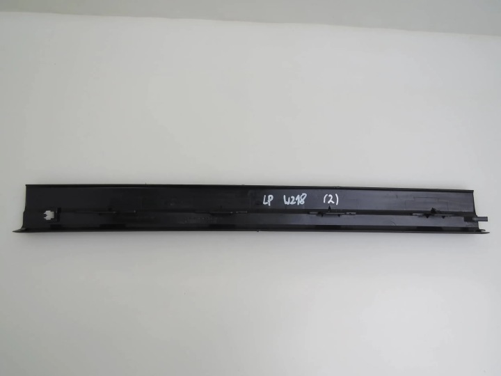 MOULURE REVÊTEMENT PROTECTION SEUIL GAUCHE AVANT AVANT MERCEDES CLS W218