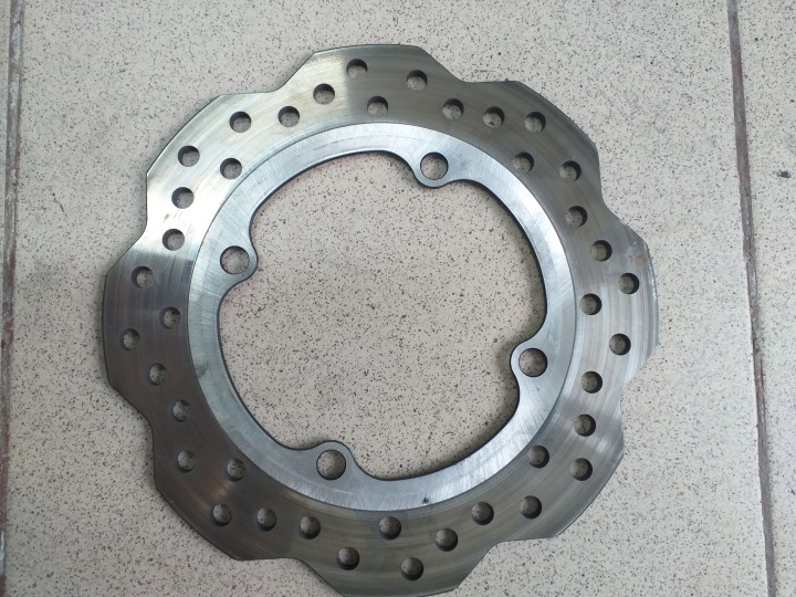 HONDA RADIO 125 R CB125R JC95 25 DISQUE DE FREIN ARRIÈRE