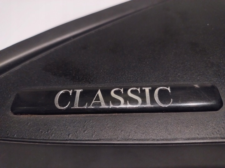 BOUCHON GARDE-BOUE GAUCHE TRIANGLE MERCEDES A CLASSE 169 1696900187 CLASSIQUE