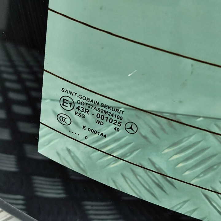 MERCEDES-BENZ E A207 2011 VITRE ARRIÈRE