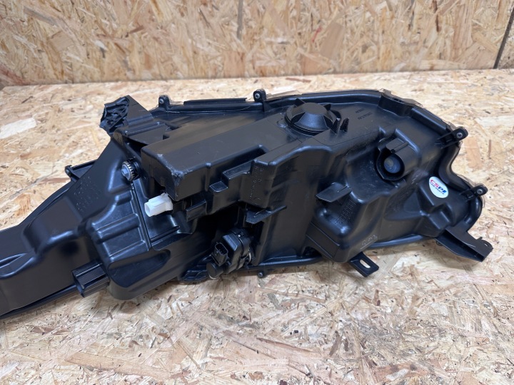 TOYOTA YARIS IV COMPLET LED DROITE PHARE AVANT K0-8