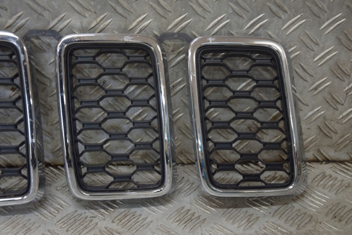 JEEP GRAND CHEROKEE WK2 LIFT GRILLE CALANDRE