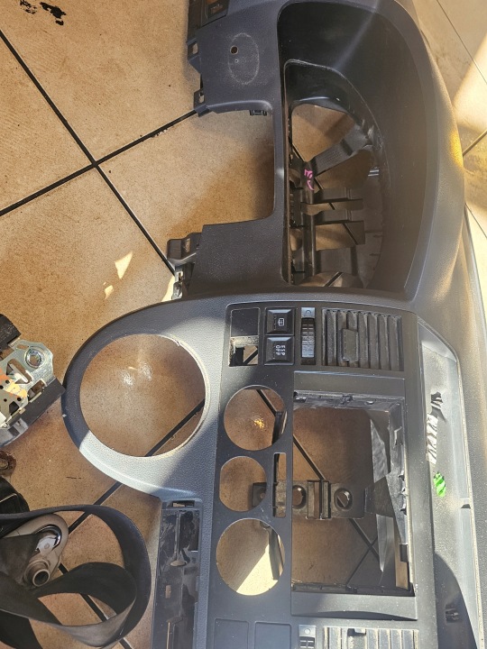 PLANCHE CONSOLE COCKPIT COURROIES COUSSIN JEU VW TRANSPORTER T5 EUROPE 07'
