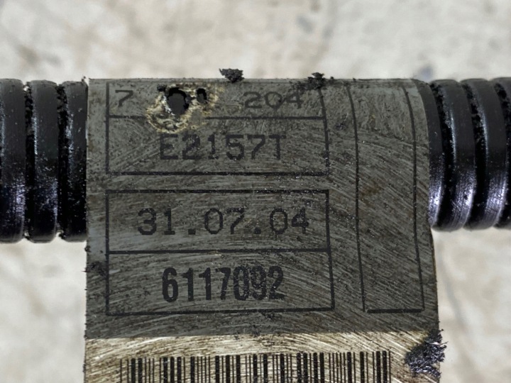 BMW 5 E60 E61 2004 SERRE-CÂBLE POSITIVE 7542203N