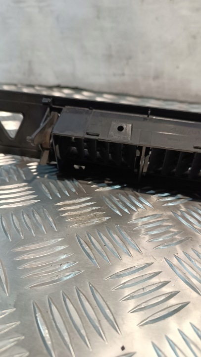GRILLES CONDUIT D'AIR TRANSPORTER T4 2000R 7D1819709
