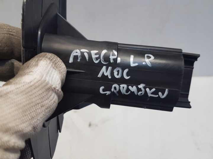 SEAT ATECA FIXATION LAVE-GLACE DROIT