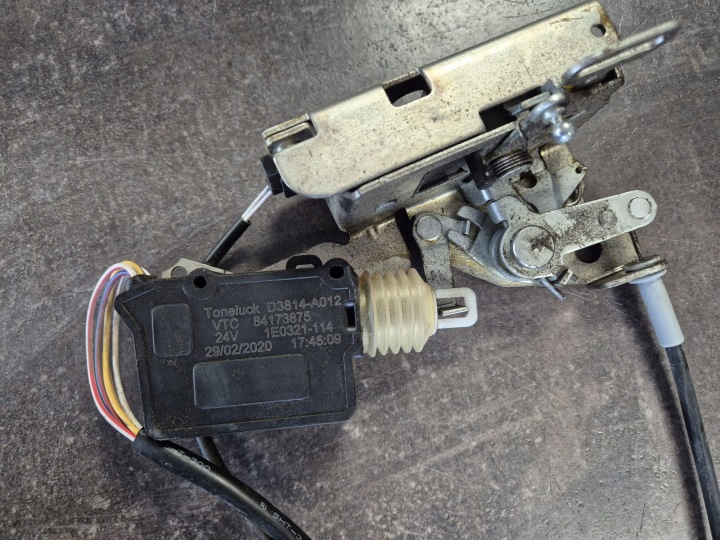 POIGNÉE CÂBLE SERVOMOTEUR SERRURE PASSAGER DROITE VOLVO 84173875 20570722