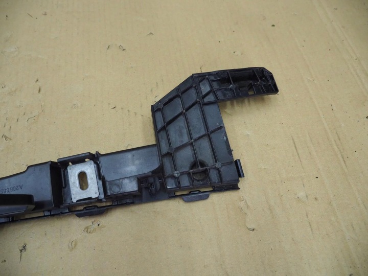 W206 MERCEDES GLISSIÈRE RENFORCEMENT A2068851904