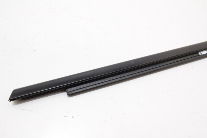 BMW 4' I4 G26 MOULURE PORTES GAUCHES ARRIÈRE RACLOIR NOIRE