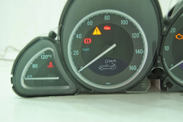 COMPTEUR COMPTEUR MERCEDES SL500 SL350 R230 UK