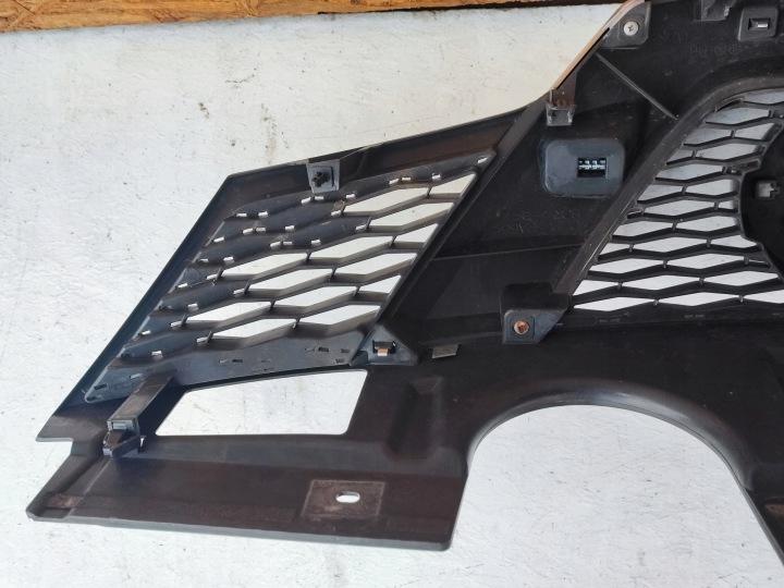 CALANDRE RADIATEUR GRILLE NISSAN X-TRAIL X TRAIL T32 14- 623104CE0