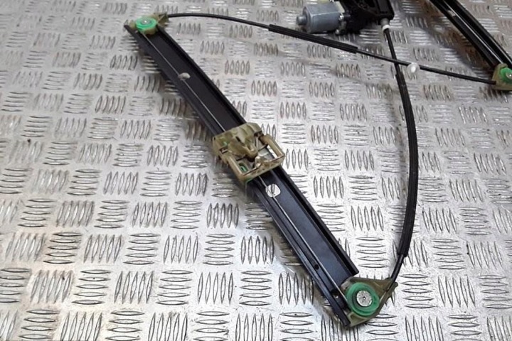 ÉLÉVATEUR VITRES ARRIÈRE GAUCHES PORTES SKODA OCTAVIA III COMBI (5E5)
