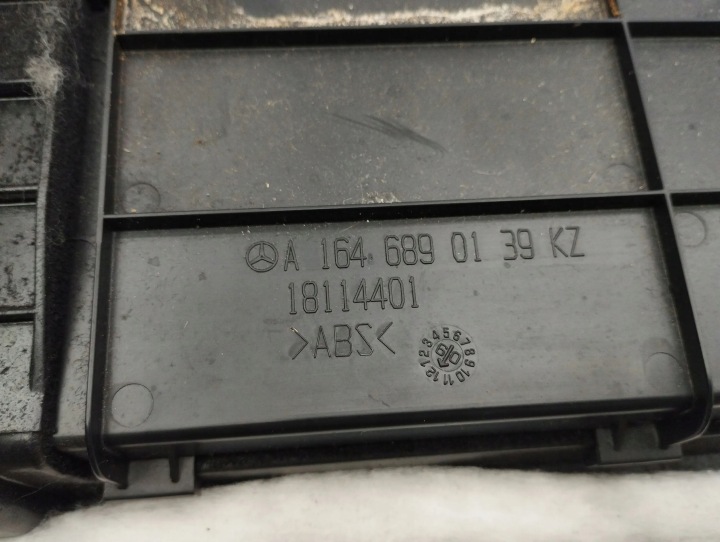 MERCEDES-BENZ ML W164 2010 BOÎTE À GANTS TABLEAU DE BORD INSTRUMENTATION