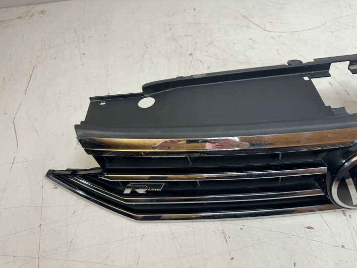 CALANDRE RADIATEUR GRILLE VOLKSWAGEN PASSAT B8 R-LINE LIFT 3G0853651