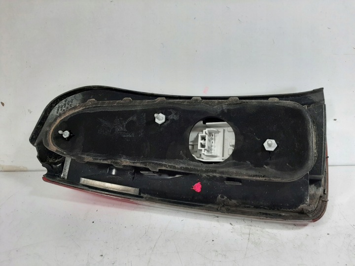 LANCIA MUSA 1.4 16V LIFT 09R PHARE DROIT ARRIÈRE LED 51798415