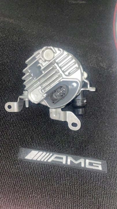 SUPPLÉMENTAIRE POMPE EAU MERCEDES A0005002686 I A0005001901