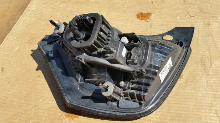 PHARE ARRIÈRE TWINGO III DROITE GAUCHE 265501361R 14-