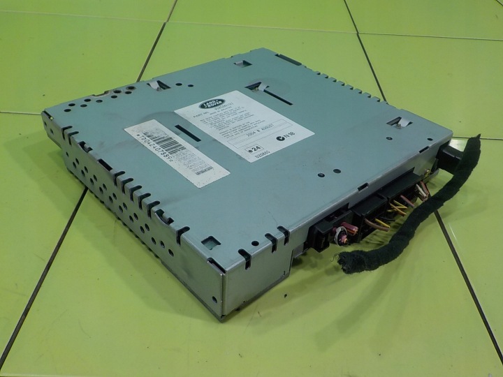 RANGE ROVER L322 4.4 V8 04R 5D MODULE SYNTONISEUR RADIO VUX500103