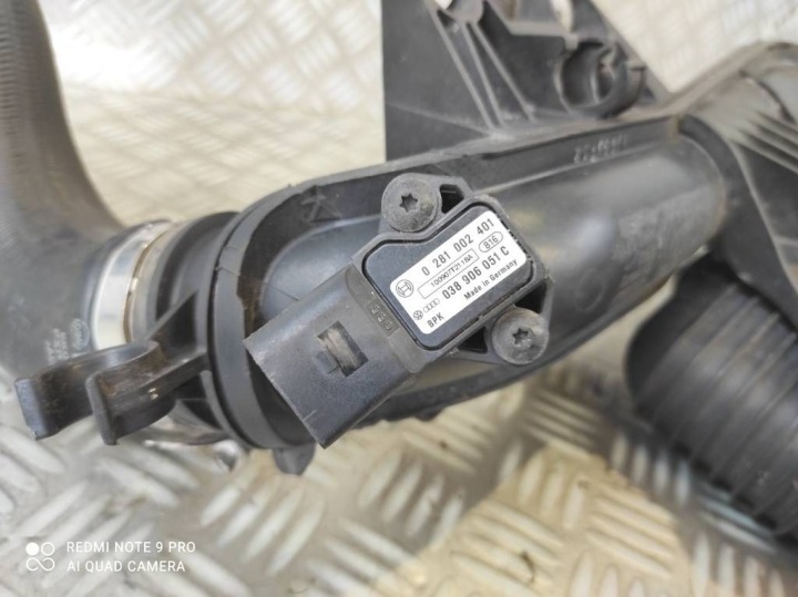 AUDI A4 B8 A5 8T A6 C7 FIL TUYAU ÉCHANGEUR D'AIR DE SURALIMENTATION RÉSONATEUR AIR WAWA