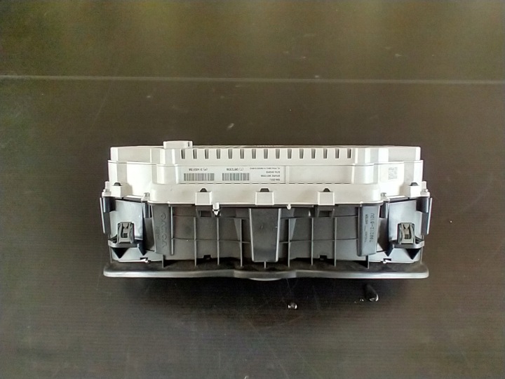 VOLVO V40 2 II 2.0 COMPTEUR TABLEAU DE BORD 31453158 ANGLAIS UK