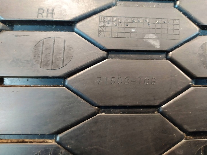 GRILLE PARE-CHOCS ARRIÈRE DROITE BOUCHON HONDA CIVIC 10 71503–TGG