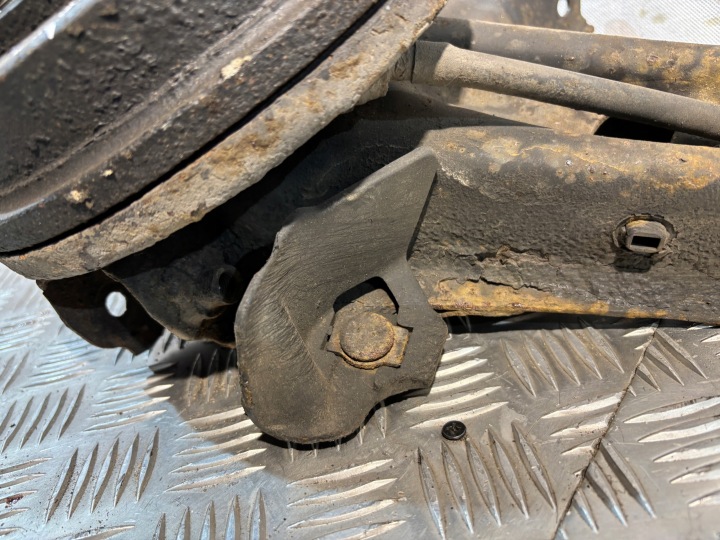 BRAS DE SUSPENSION DROIT ARRIÈRE HONDA CIVIC VI 6 EJ9 1,4B HAYON