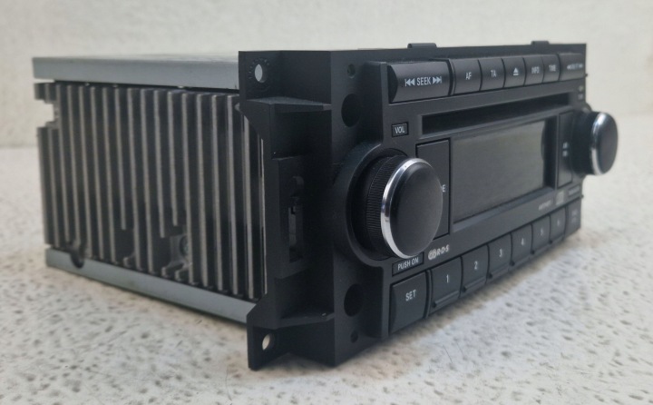 JEEP GRAND CHEROKEE 3 III WK 04-10 RADIO CD P05091509AF CODE