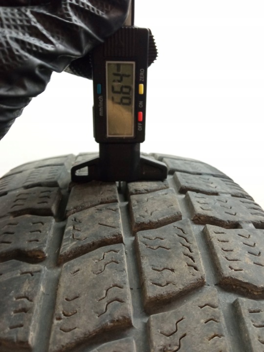 2 CV PNEU D'HIVER VREDESTEIN COMTRAC 2 195/65R16C (1522) 7.11 MM (1522) 6.64