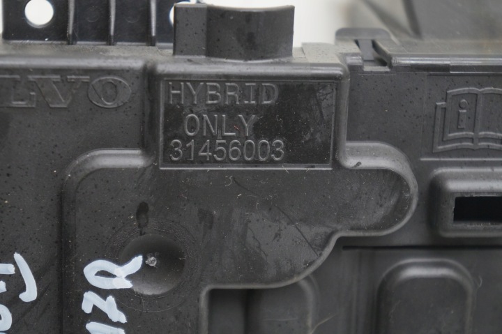 VOLVO XC60 II CHÂSSIS PRZEOWODU BORNES BATTERIE 31456003