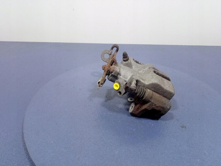 MAZDA 3 III BM ÉTRIER DE FREIN ARRIÈRE DROIT COLLIER PE40