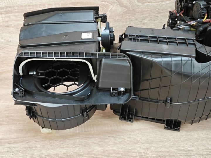 ORIGINALE CHAUFFAGE VENTILATEUR CONDUIT D'AIR BMW 8 G16 G30 5A31686 34KM