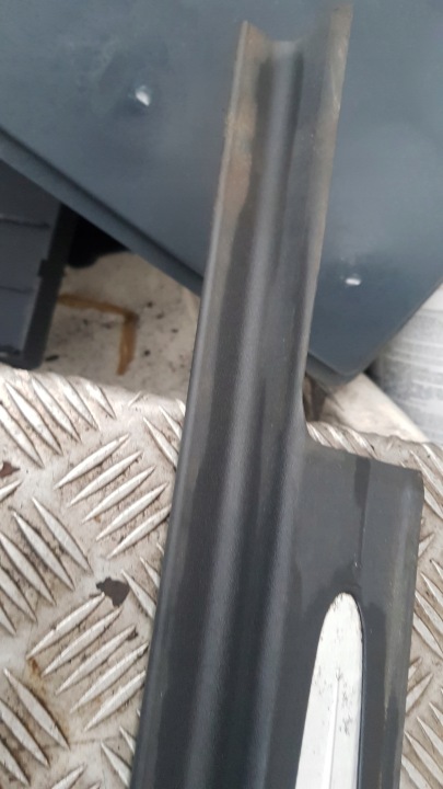 MERCEDES W209 MOULURE SEUIL GAUCHE DROITE REVÊTEMENT A2096800235