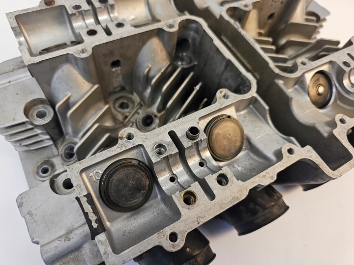 SUZUKI GS 550 E CULASSE PISTON